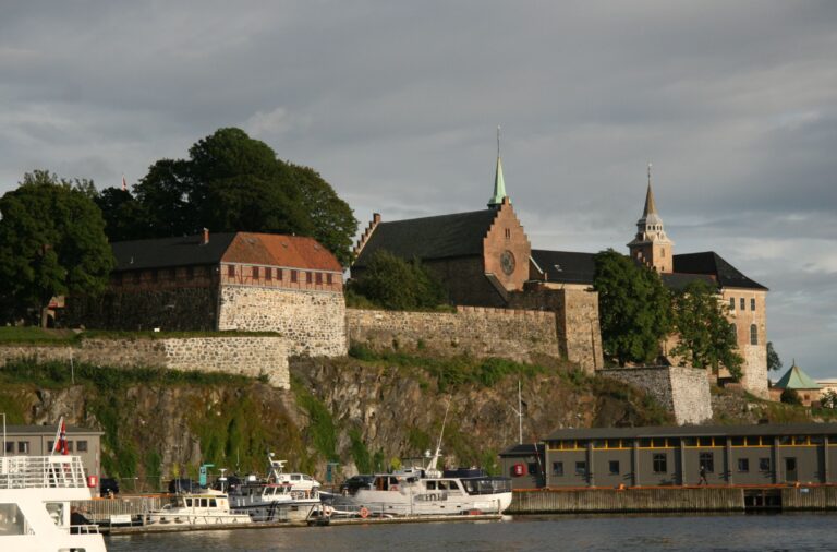 Forsvarets hovedsete på Akershus festning. Foto: Michal Klajban / Wikimedia Commons – CC BY-SA 3.0